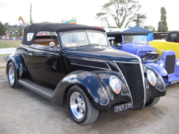 Allan Pepper's 37 Ford Roadster....very nice Pep