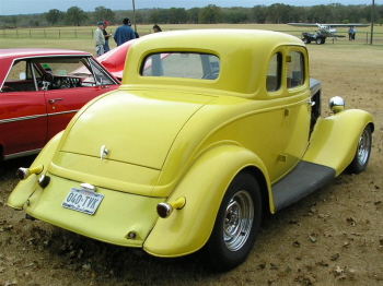 '34 Ford looking good