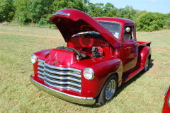 20  A 350-350 combo powers Jorge Velasquez' 5 window Chevy pickup