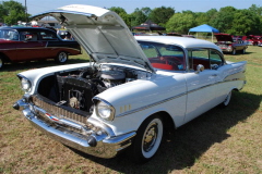 34  You dohn't see many white '57's and this one had no owner info