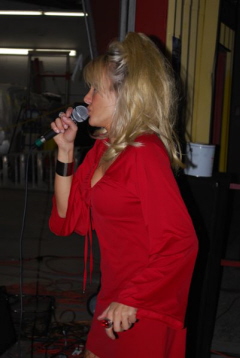 37  Kristi not only looked good but she could give Tina Turner a run for the money when it comes to belting out a tune