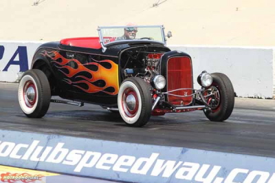 Cal Rods was well represented by Vic Cunninham in his flamed Deuce.