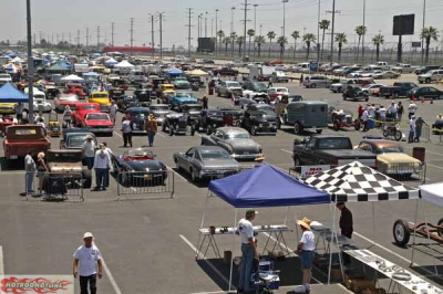 The pits were packed, but this event is more about having a good time and visiting with fellow enthusiasts.