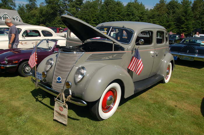 37 Ford sedan