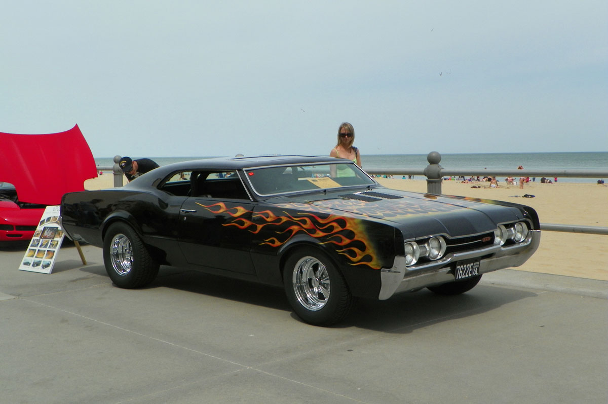 Cruisin’ Virginia Beach Car Show Hotrod Hotline