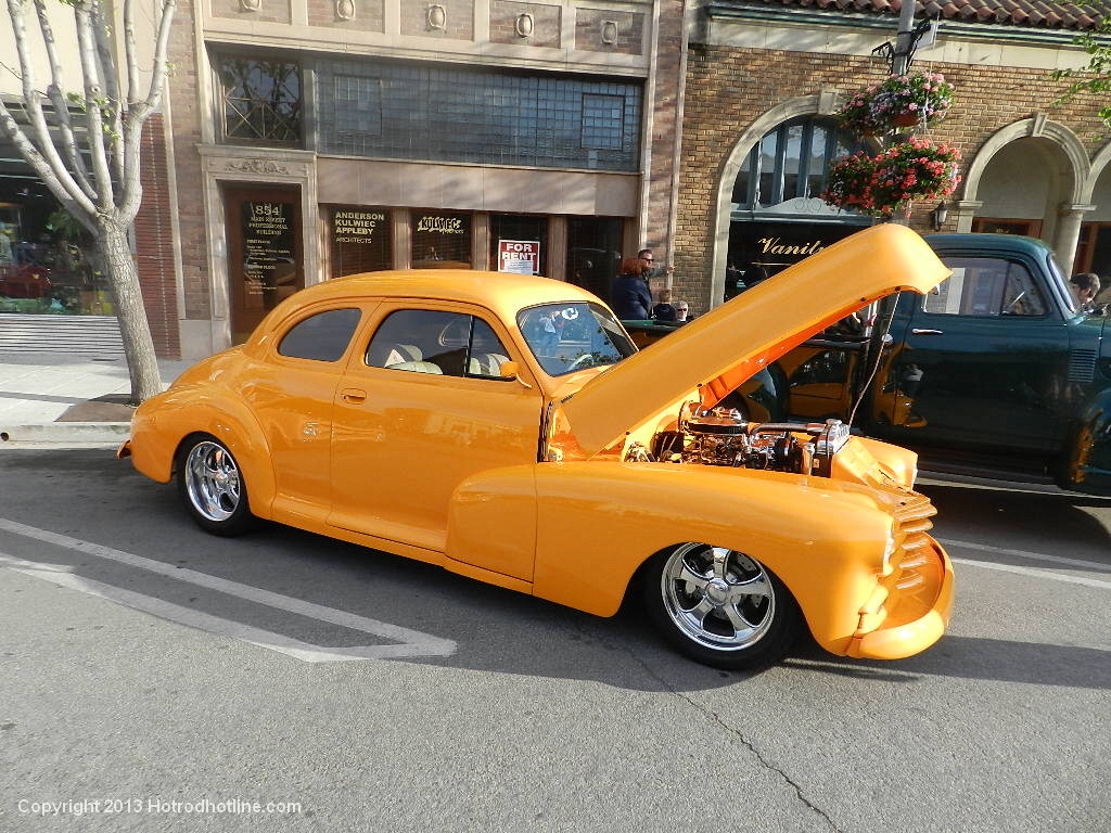 Santa Paula Cruise Night Hotrod Hotline