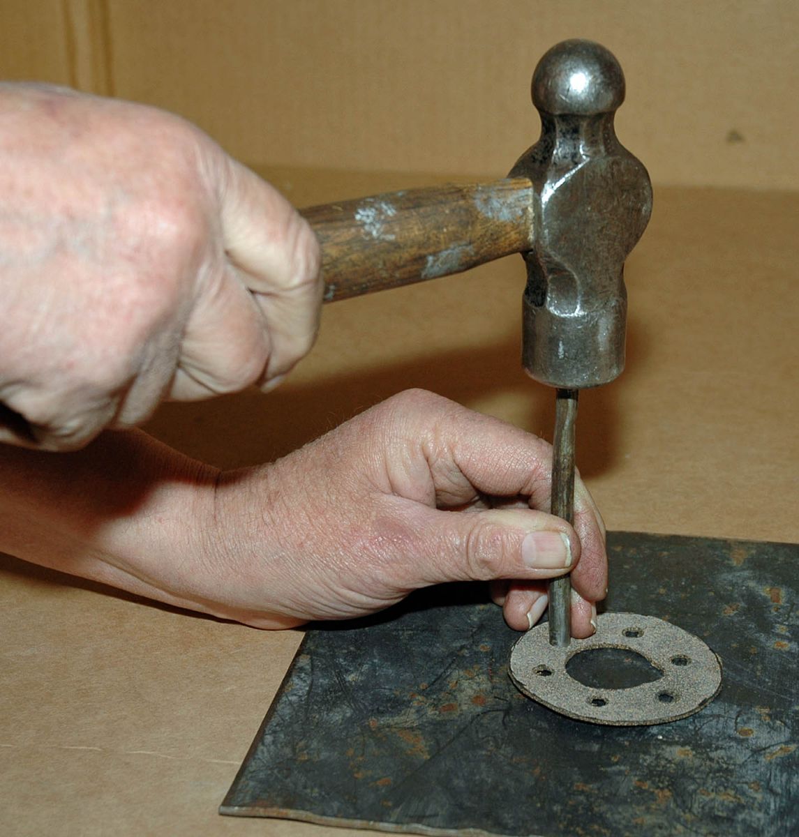 Installing a fuel sender