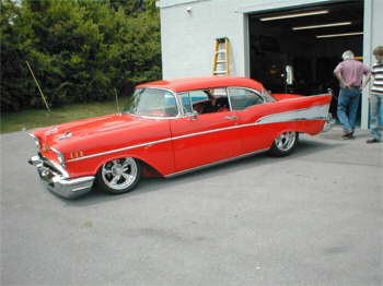 Don Enloes 57 Chevy looks Tough