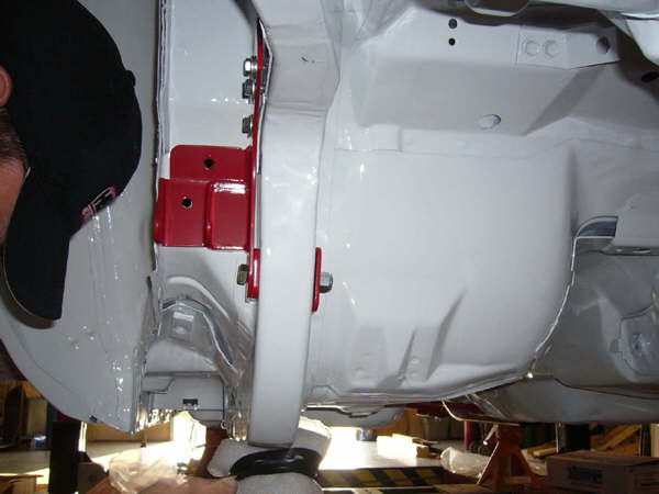 Reinforcing plates & spacers are included in the 4-Link kit.