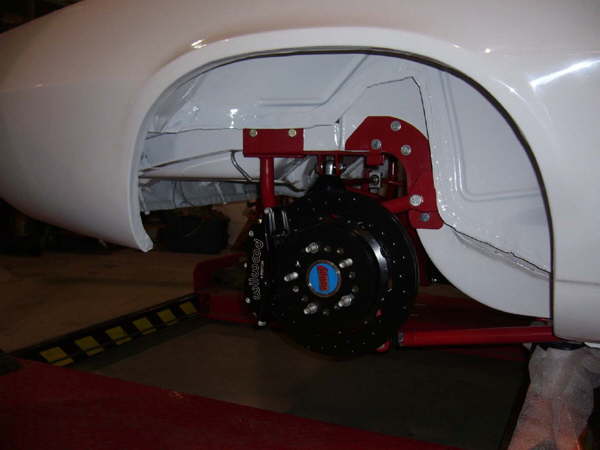 As with the front, 13" rear discs wiht 4 piston calipers provide plenty of stopping power (6 Piston optional)
